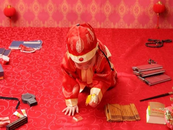 宝宝周岁抓周寓意解读，除了吉利还有美好祝愿