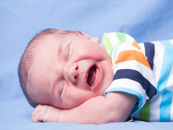 安抚二月闹的宝宝有讲究，学会这三大技巧就能快速解决问题