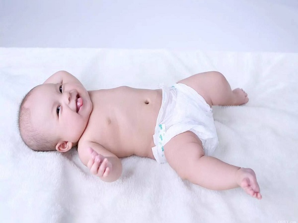 在家自制简单纸尿裤的详细做法分享：跟着教程走省钱又省力