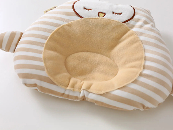 盘点2022最不实用的十大婴儿用品，磨牙棒、学步鞋榜上有名