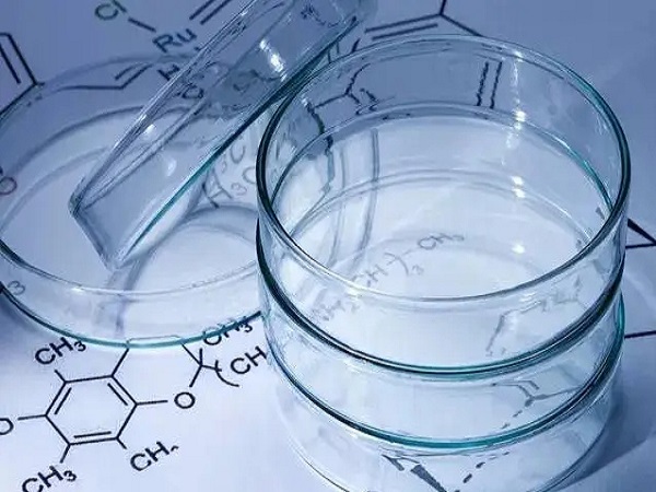 鲜胚培养成囊胚成功率高低不好说，关键还得看胚胎质量