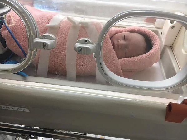 2022新生儿保温箱报销比例一览：早产儿70%真不一定