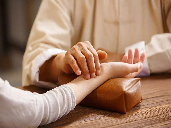 看手腕能看出男孩女孩真不假，这几个细节暗示胎儿性别