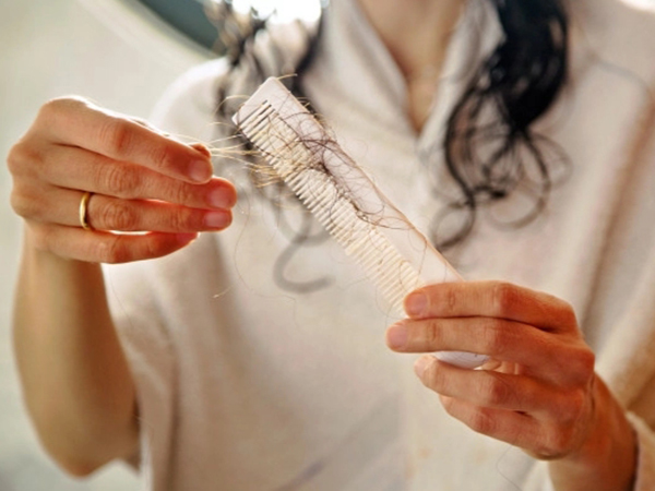 治疗产后脱发的食疗小偏方整理，多吃黑豆让头发加倍浓密