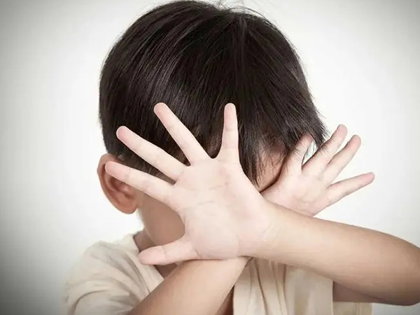 排除婴儿自闭症最简单的方法分享，眼神对视就能准确判断