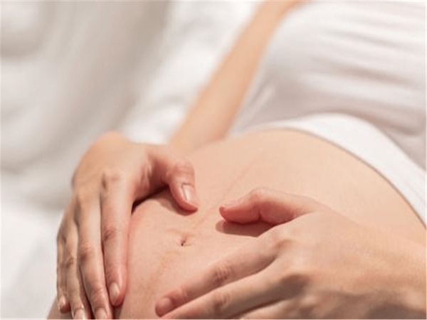 75%酒精测男女结果图片对比，出现清晰分层的多半是男孩