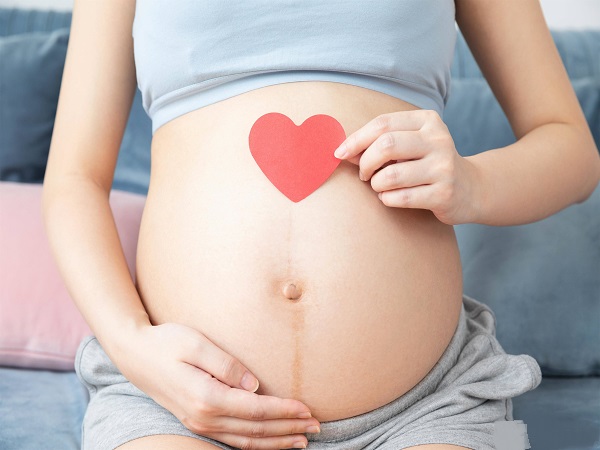 43岁王艳疑似又怀二胎，活动现场大肚图片曝光孕味十足！