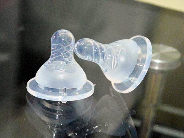 婴儿奶嘴消毒的正确方法分享，千万不要用开水烫要牢记