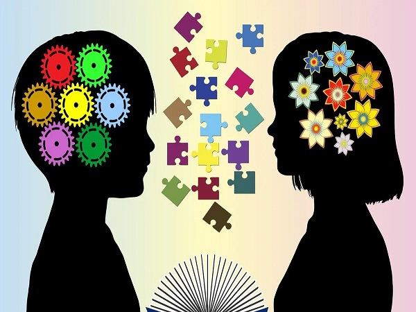 说话晚孩子智商都很高纯属谣言，聪不聪明和这些因素有关