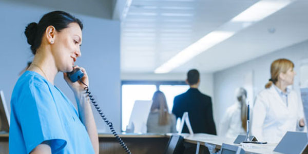 选择高质量的美国试管婴儿医院时，有哪些因素需要考虑?