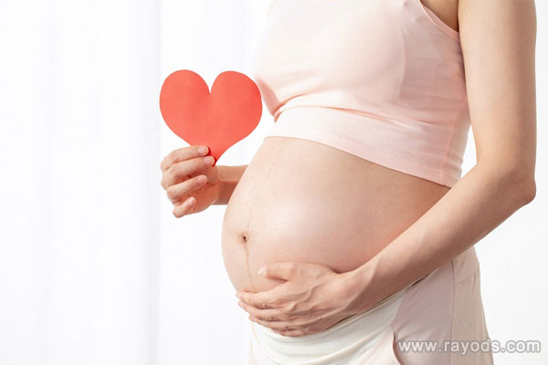 怀孕后一个月身体有什么症状可以看出我怀的是不是双胞胎？