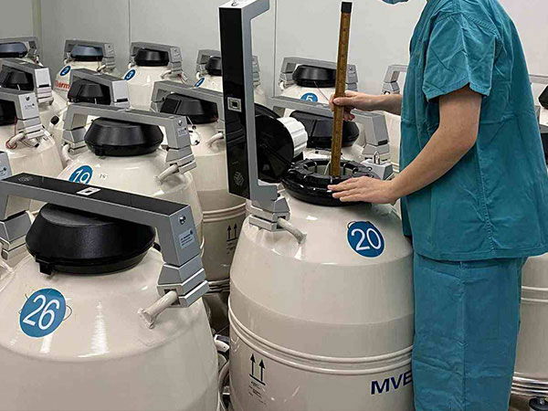 试管短方案月经第三天去医院做冻胚移植前的检查行吗？