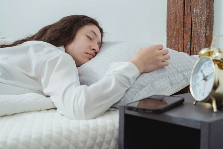 移植后有少量出血睡觉时是平躺和侧躺着床成功率更高？