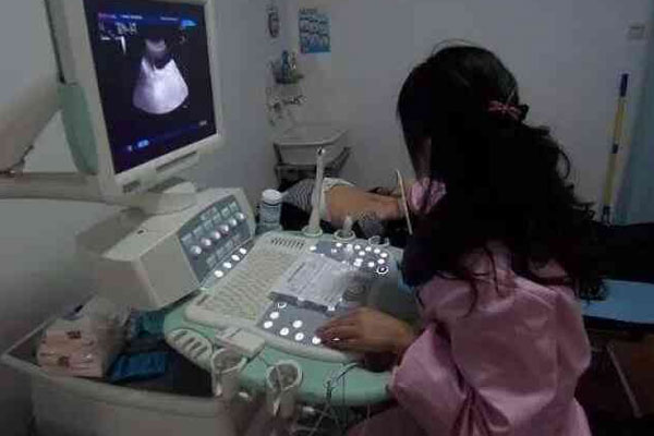 B超显示基础卵泡数量少适合做试管几代？