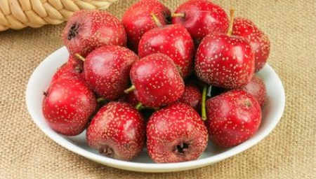 孕期女性食物补充少不了蔬菜和水果，但这2样却要注意少吃