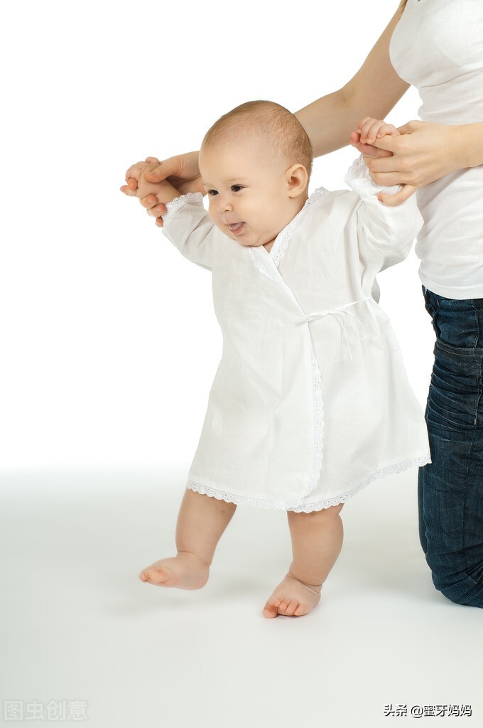 宝宝多大穿学步鞋最好(如何挑选适合宝宝的鞋子）