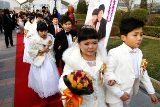 两个袖珍人能生育吗 长不大的袖珍人会不会遗传给下一代