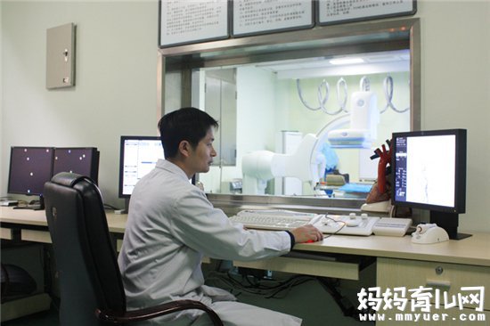 辐射会让宝宝患白血病吗 那些照CT、X光婴儿致畸的问题