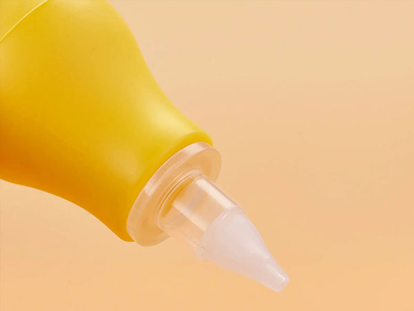 太多人后悔给宝宝用吸鼻器，危害太大连医生都不建议