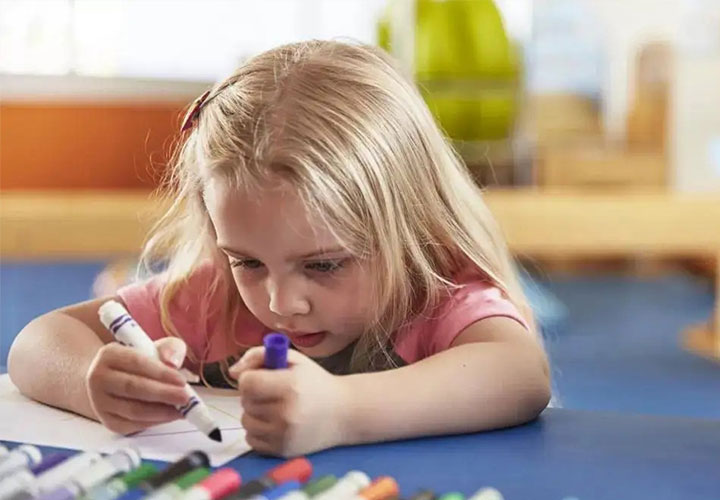 孩子智力迟缓的十二种表现盘点，说话、行为都是发育标准