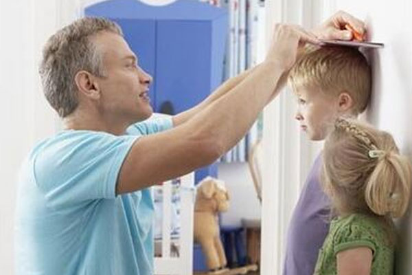 孩子怎样才能长的更高，家长应注意几点