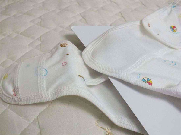 自己在家如何制作简易的尿布兜，求详细的教程步骤！