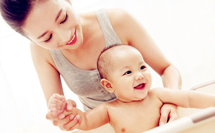 服务员端热汤手滑孩子大面积烫伤，怎么防止孩子被烫伤相关知识