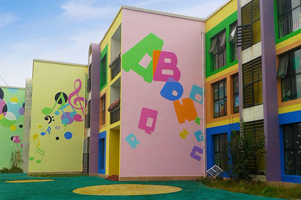 3岁和3岁半上幼儿园哪个更好，3和9月入园区别很大