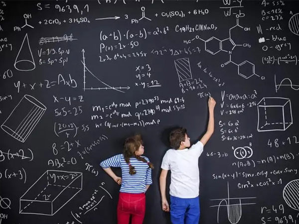 揭秘高智商婴儿的20种表现，你家宝宝也许是百年不遇的天才！