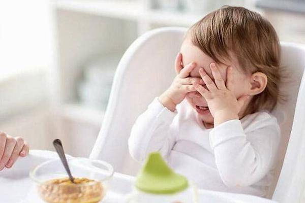 宝宝不吃饭不喝奶会不会饿坏？做到3点就能改善现状