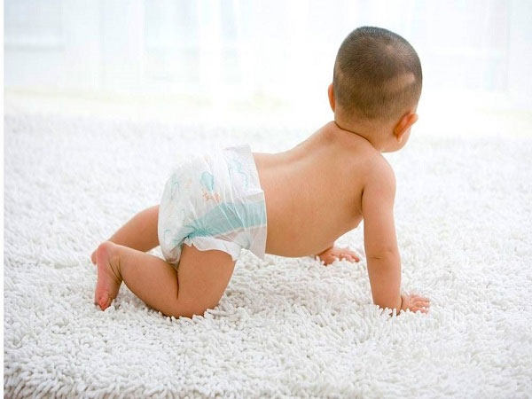 五个月婴儿可不可以舔水果？3大危害需要引起重视