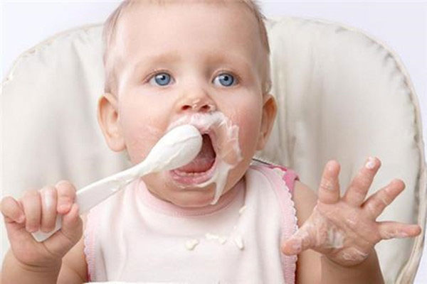 八个月宝宝可以吃盐了吗 八个月宝宝的喂养指南