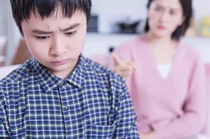 刚上初一的12岁孩子叛逆期脾气暴躁怎么管教最合适？