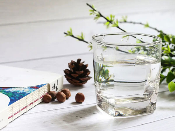 为什么医生说新生儿不能喝水?有3大原因看完就明白了