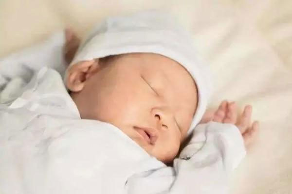 婴儿罗圈腿的形成原因？婴儿罗圈腿矫正方法