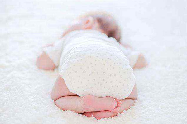 如果是在美国生孩子，该怎么找个称职的月嫂呢？