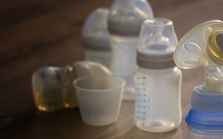 宝宝断奶后第一天不开心这样处理，正确断奶情绪才能平稳