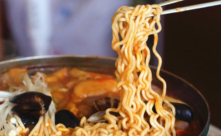 为什么很多宝妈在月子期间吃了泡面后都后悔了？