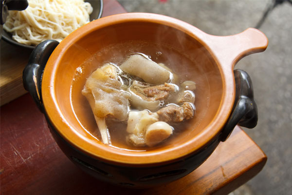 大兴姐妹坐月子可以吃羊肉吗？产妇能喝羊肉汤吗？