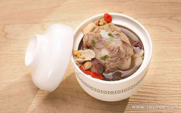 坐月子须知：这4类人群不能随便喝产妇鸽子汤