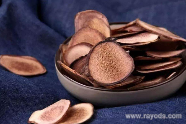 坐月子可以吃鹿茸吗？