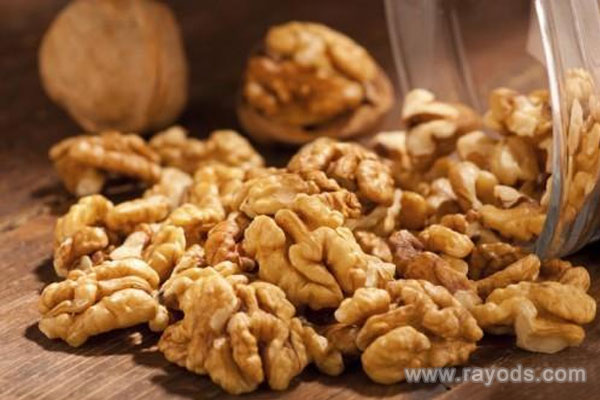 坐月子期间可以吃核桃吗？