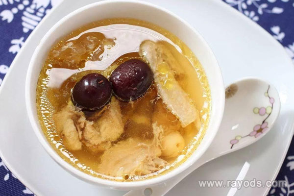 产后坐月子期间可以吃鱼胶吗？