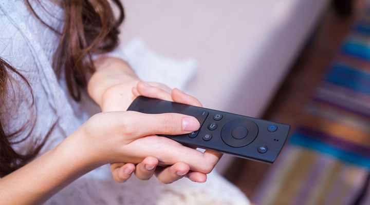 新生妈妈坐月子第二周可以看电视和上网吗?