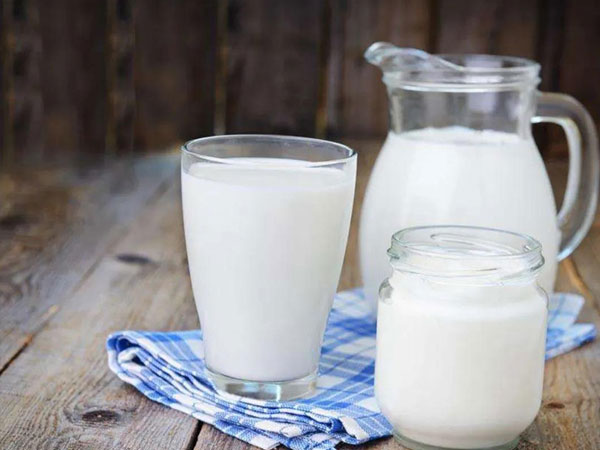 产妇坐月子30天里为什么不能喝纯牛奶？难道会得月子病？