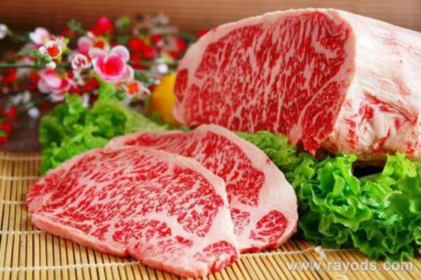 坐月子期间可以吃牛肉吗？哺乳期间吃牛肉会回奶吗？