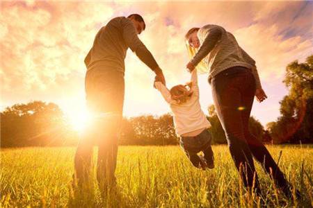 母亲和家人的争吵，如何才能够不影响孩子的心理