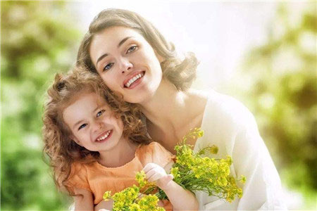 孩子不愿意扔的旧玩具，母亲如何舍断离