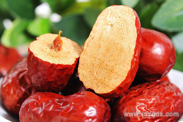 坐月子可以吃红枣吗？