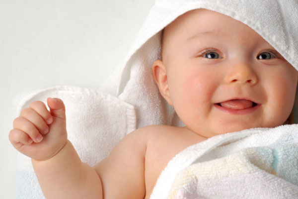 请个月嫂要多少钱？为何月子中心的套餐价格更高